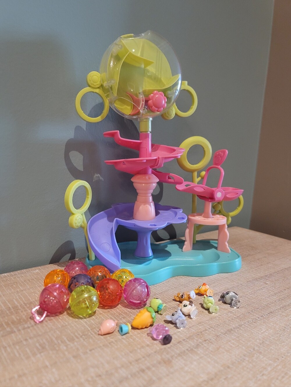 Littlest Pet Shop Twirl World